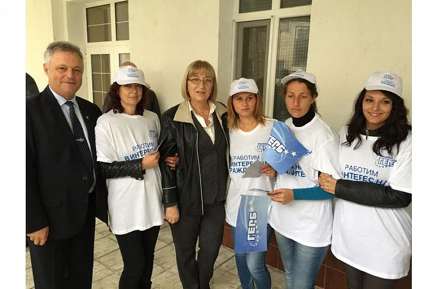 Цачева: Образование и работа за младите