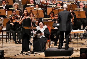 Монсерат Кабайе разплака НДК