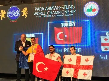 Кралев подкрепи параспортистите на Световното първенство по канадска борба