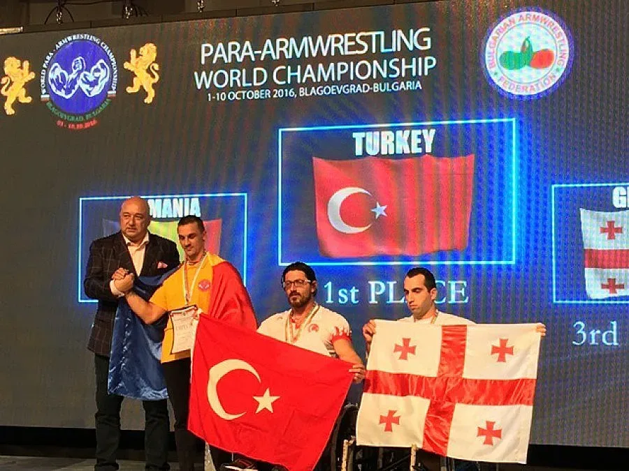 Кралев подкрепи параспортистите на Световното първенство по канадска борба