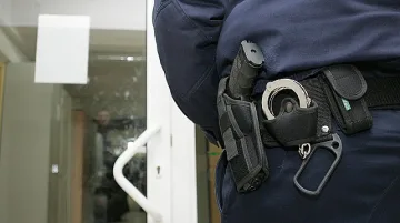Белезници за момчетата тормозили ученик с клип