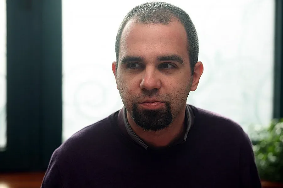 ГЕРБ заложи на партийната логика, а не на рейтингите