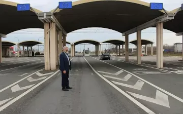 Румънците ни изкупиха цигарите и бензина