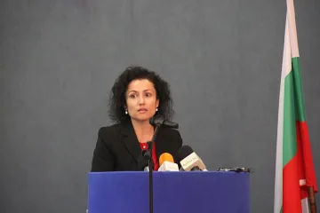 Обвинения за далавери с детски закуски, Танева опроверга