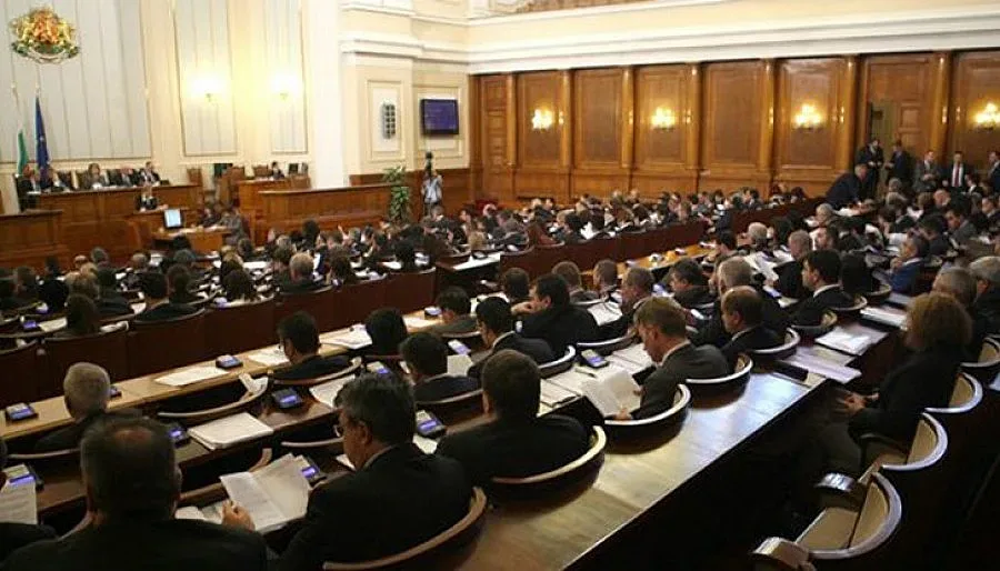 Депутатите се скараха за Закона за бурките