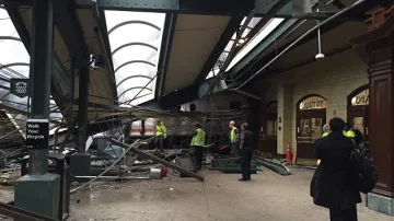 Влак се разби в Ню Джърси