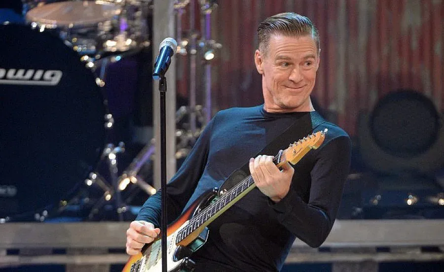 Брайън Адамс открива фотографска изложба у нас