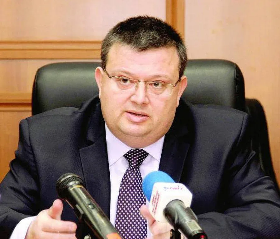 Богиня и самолет за юбилея на Цацаров