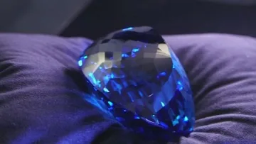 Показват най-големия топаз в света