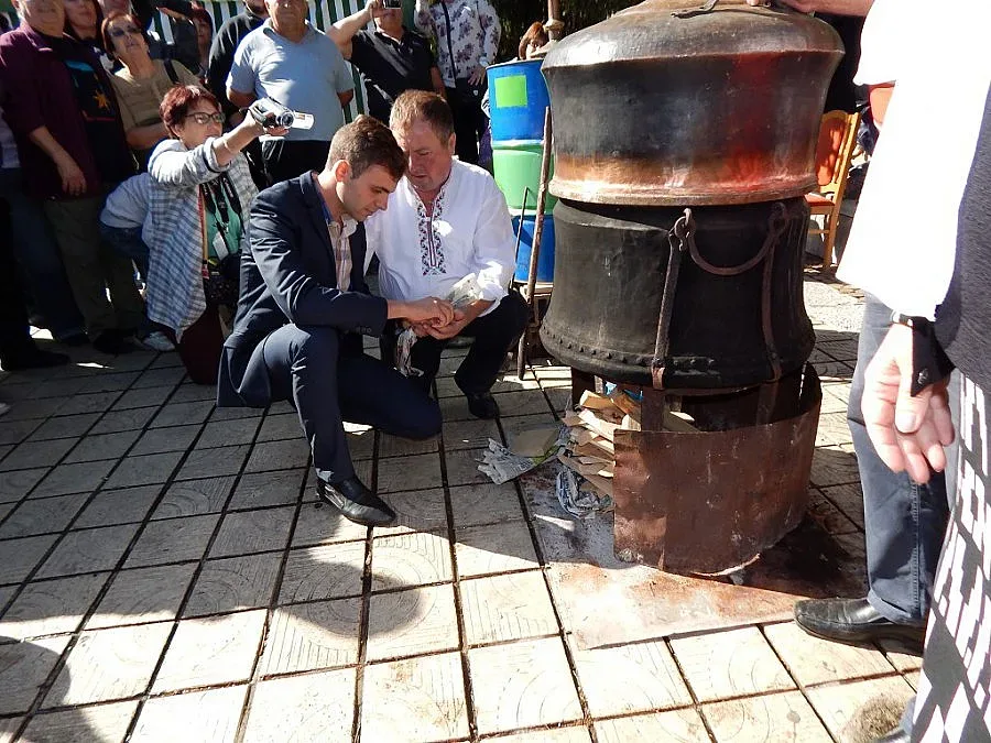 Фестивал събра майстори на троянския еликсир