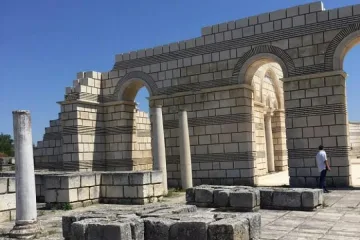 Намериха керамика  на 3300 г. в Плиска
