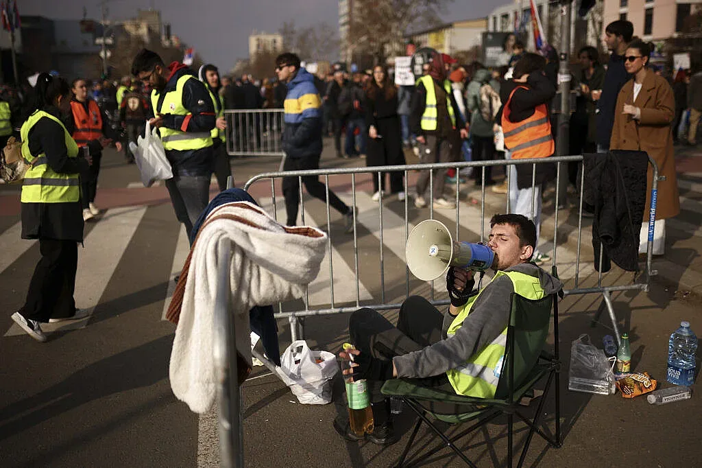 Извънредна ситуация в Сърбия. Външно с предупреждение