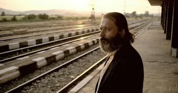 "Безбог" обра златните рози