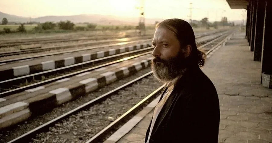 "Безбог" обра златните рози