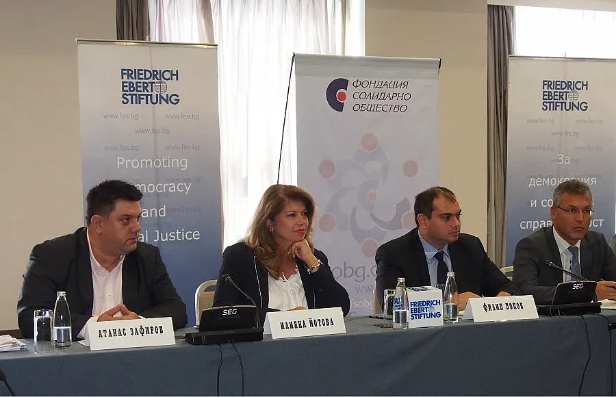 Йотова иска прозрачен регистър на обществените поръчки