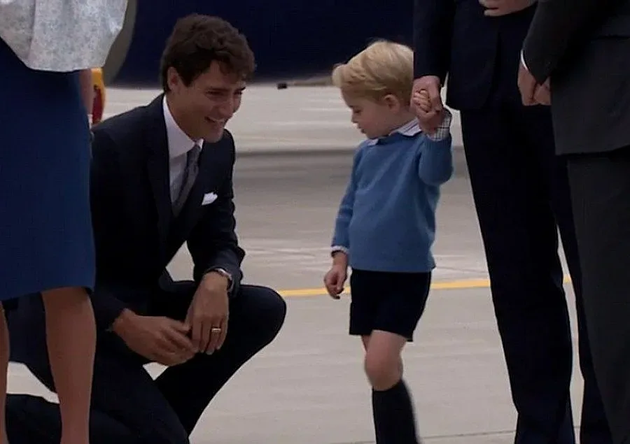 Принц Джордж отказа да поздрави канадския премиер (ВИДЕО)