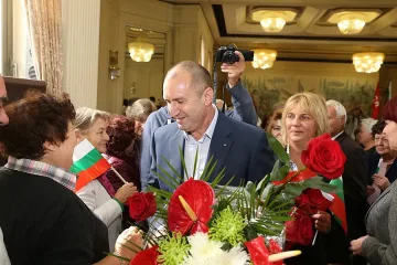 Радев: Трябвa дa нaстоявaме зa отмянa нa Дъблинското спорaзумение