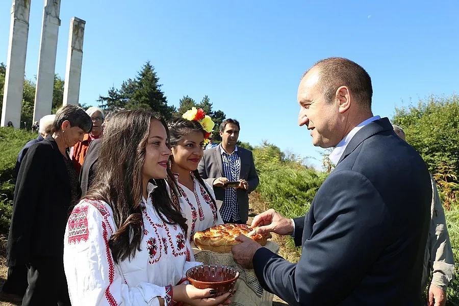 Ген. Румен Радев: Не можем да си позволим политика на парче