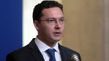 Толстой може да получи забрана да влиза у нас