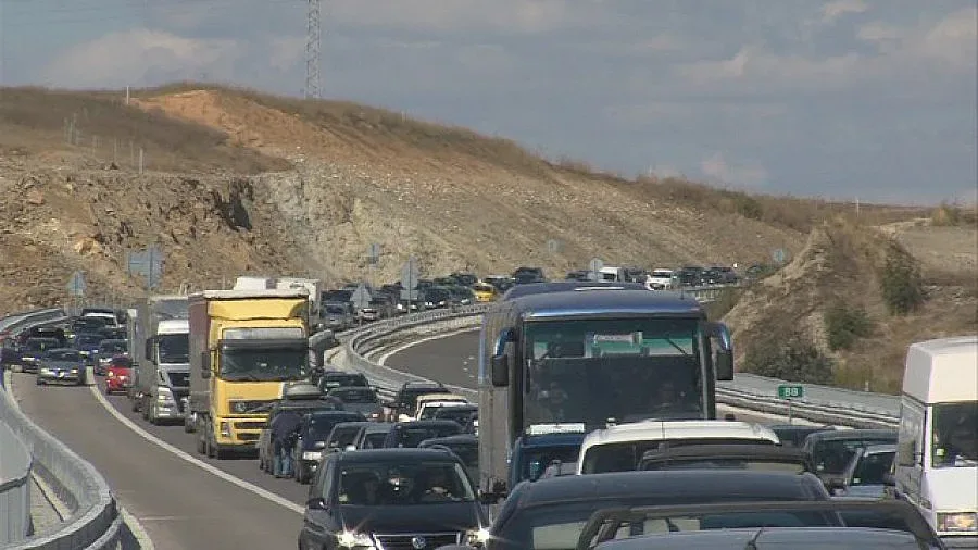 Километрично задръстване блокира магистрала „Струма”