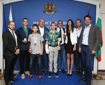 Кралев прие медалистите от европейските първенство по таекуондо