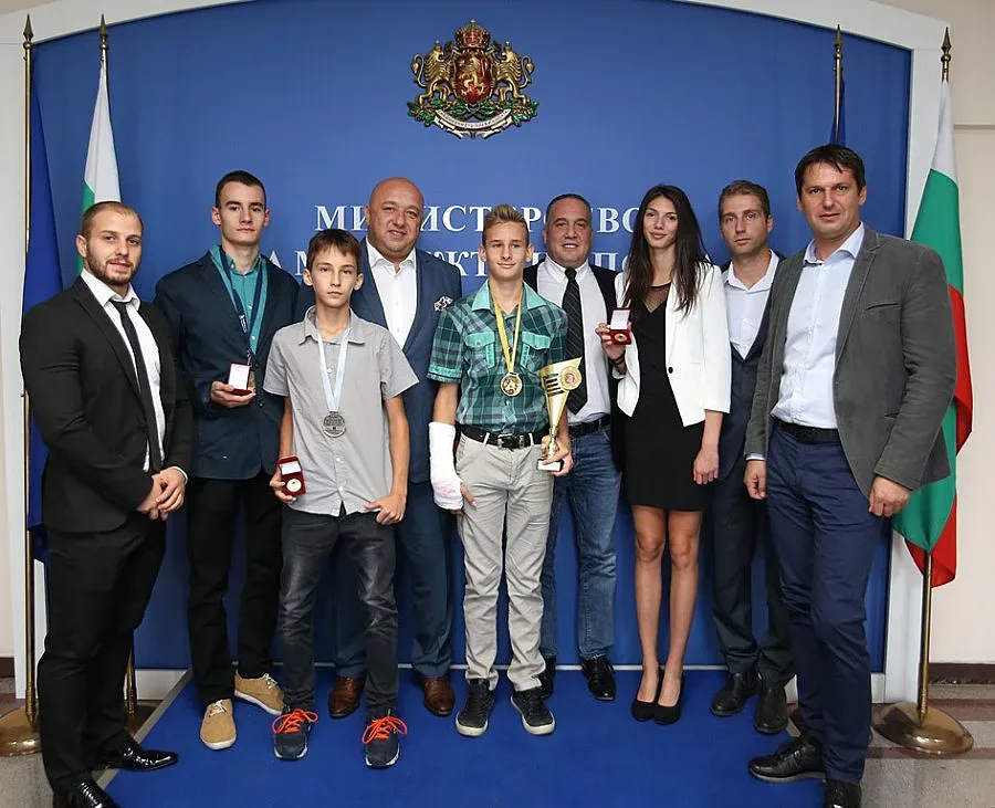 Кралев прие медалистите от европейските първенство по таекуондо