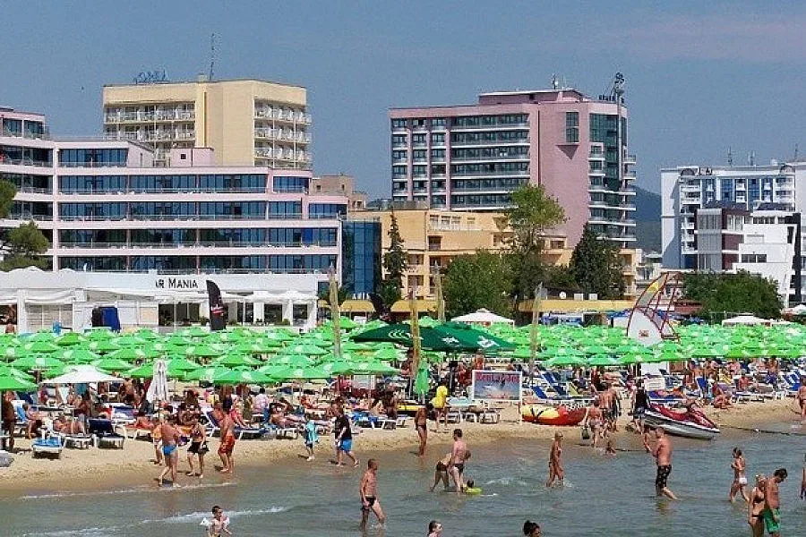 Цацаров погна таксите в Слънчев бряг