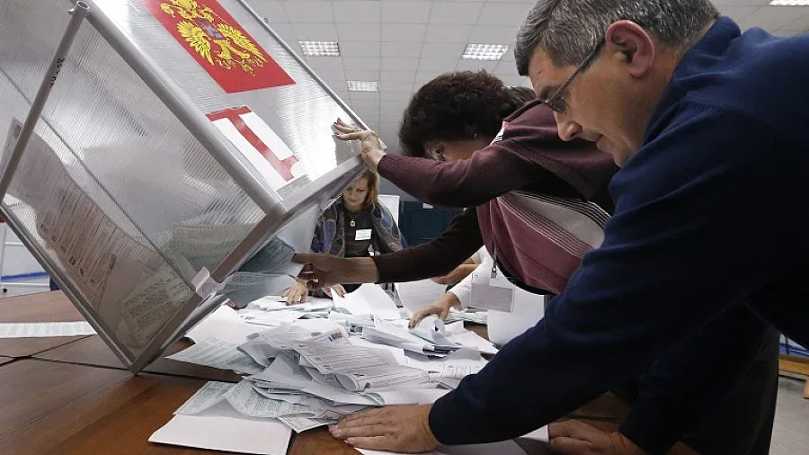 "Единна Русия" запазва водещите си позиции