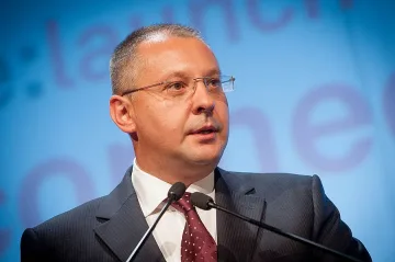 Станишев към Юнкер: Не виждаме резултати, а недоволството расте