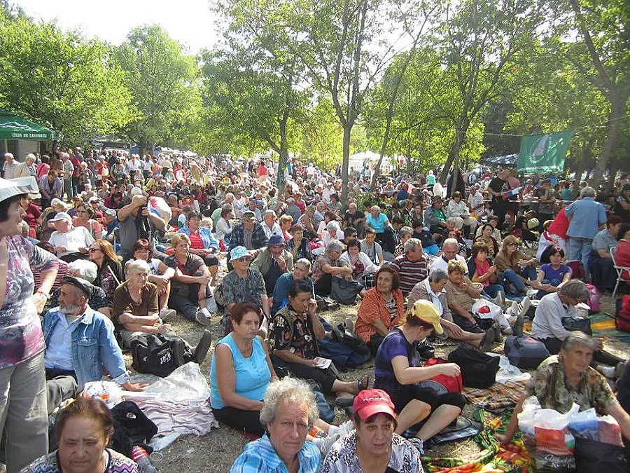 Веселба по руски за 13 000 край Копринка