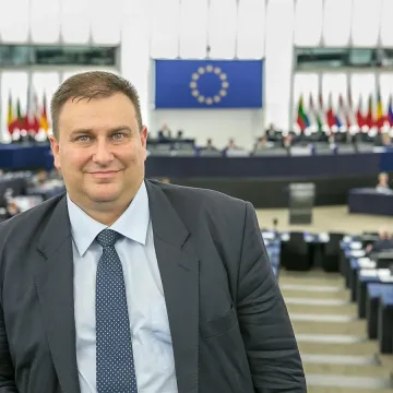 Огради без единство не спират бежанците