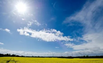 Предимно слънчево във вторник
