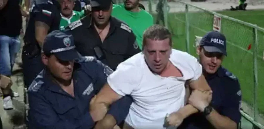 Арест за общински съветник след удар по полицай