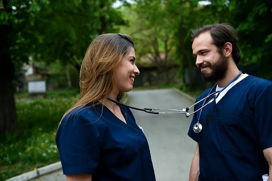 Трите грации в "Откраднат живот"