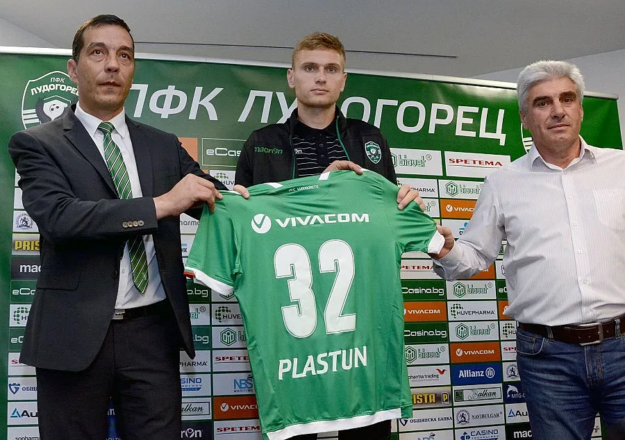 "Лудогорец" праща човек  за билетите в Швейцария