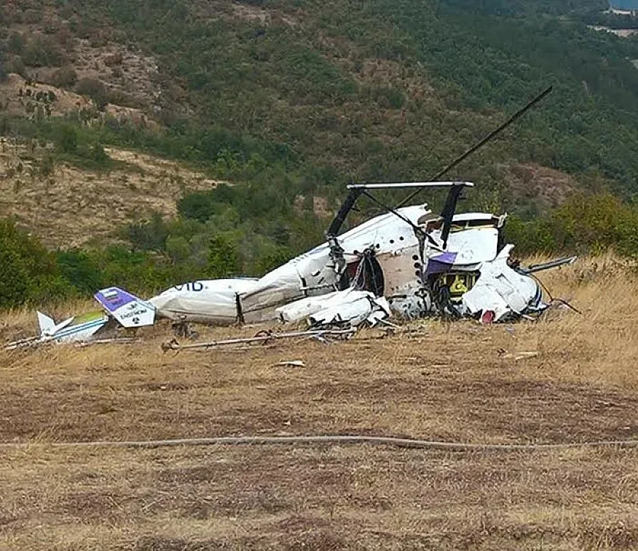 Селскостопански хеликоптер кацна аварийно край Кърджали 