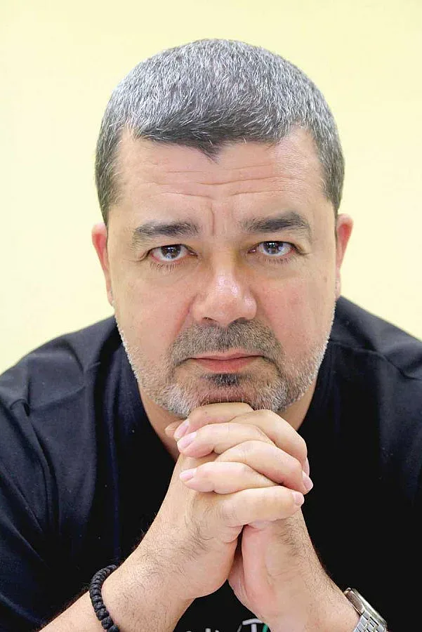 Ден девети, месец същи, и борците пак са същите