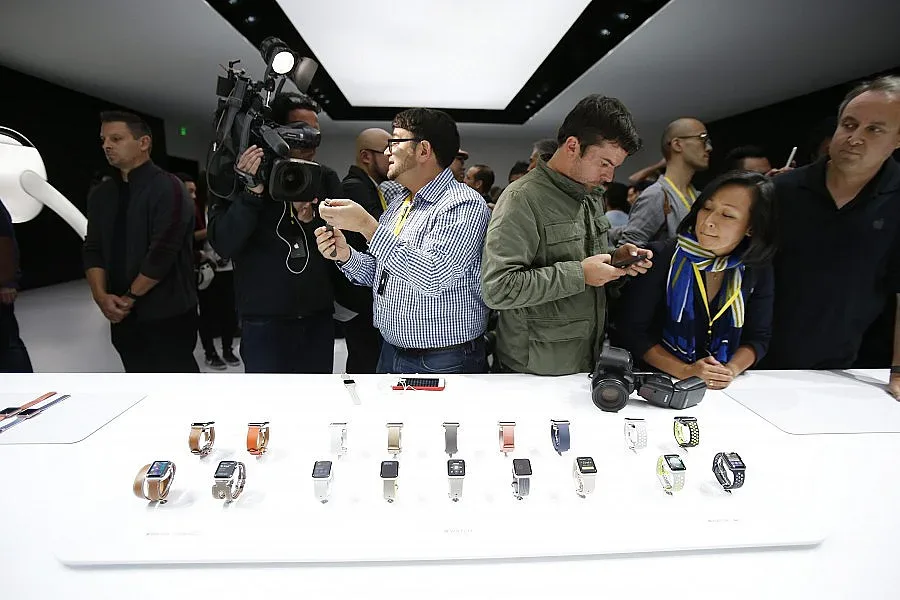 Умни часовници за сърфисти и гмуркачи