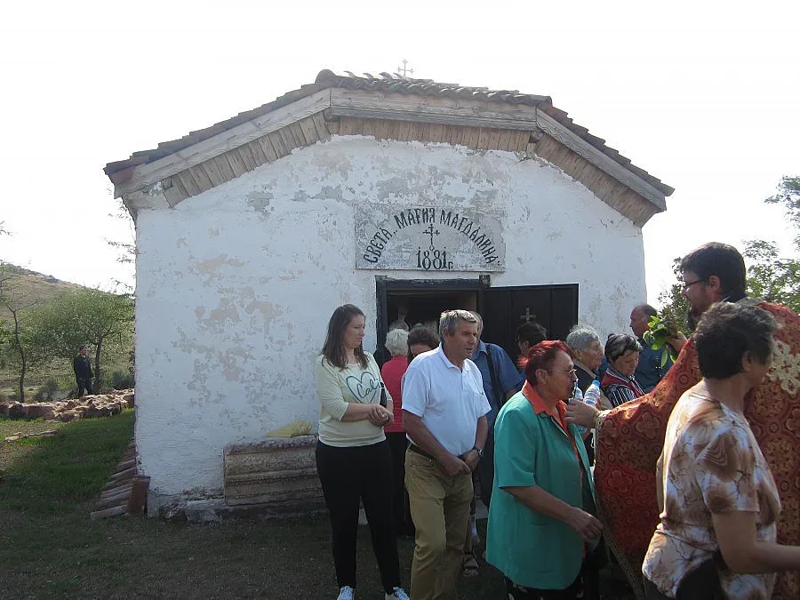 „Достойно есть" озари Рождество Богородично