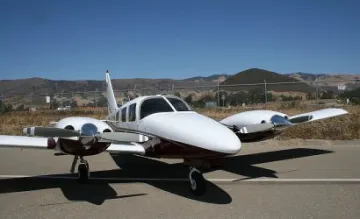 Малък самолет се разби в Македония 