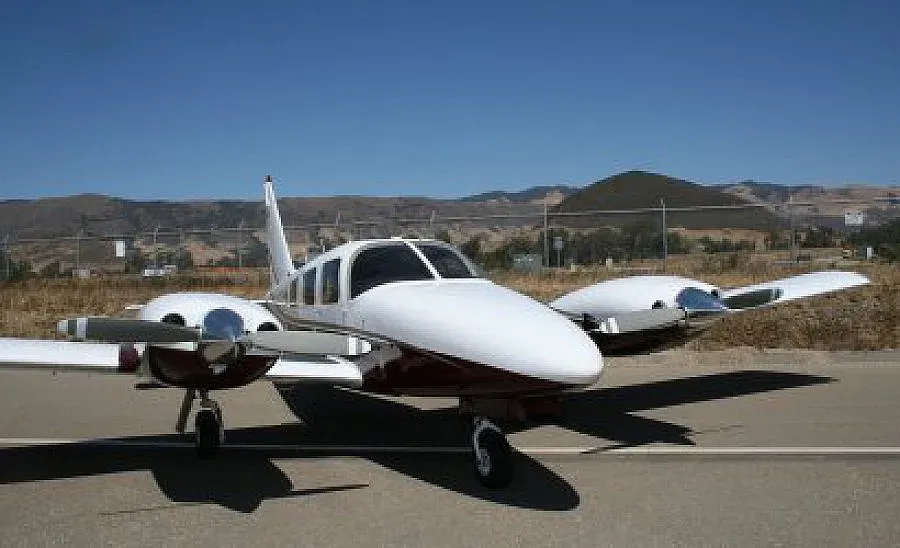 Малък самолет се разби в Македония 