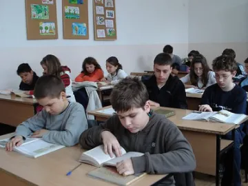 Забрняват реклами на алкохол до училища в Банско