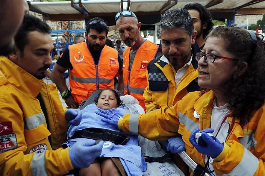 Туристи се давиха край Анталия