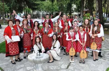 Фестивал напълни с. Баня с туристи 