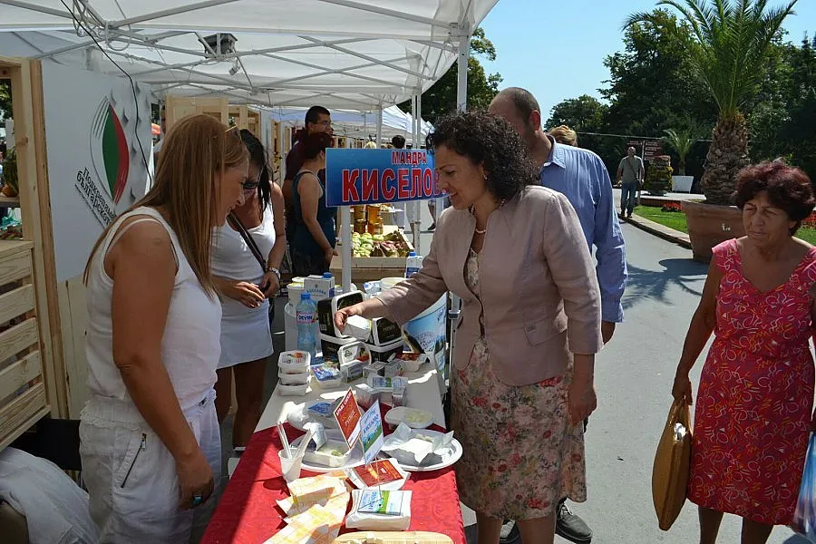 Танева даде старт на кампанията “Подкрепяме българското"