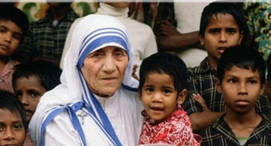 Папата обяви Майка Тереза за светица