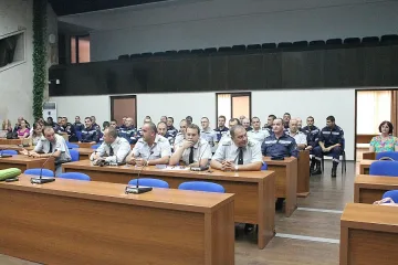 Наградиха 25 огнеборци за мисията в Скопие