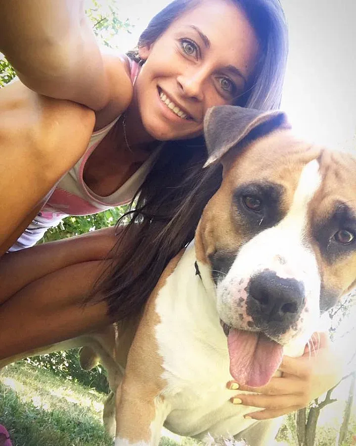 Мис баскет празнува ЧРД във фитнеса