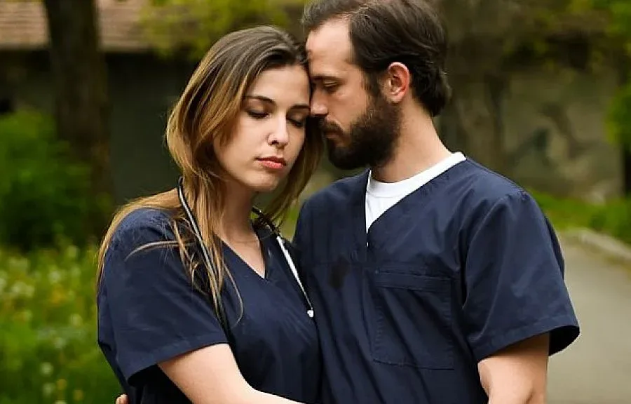 Маврото, Марин Янев и Мария Илиева - гост звезди в "Откраднат живот"