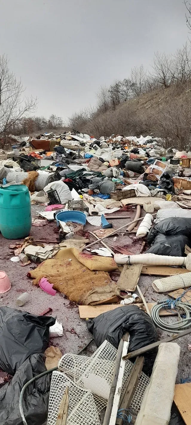 Близо 90 тона отпадъци бяха разчистени от нерегламентирано сметище в Казанлък